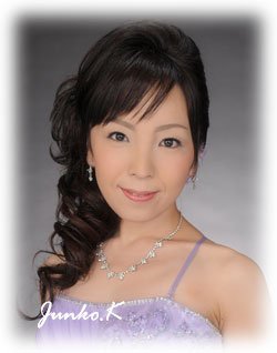 �������q